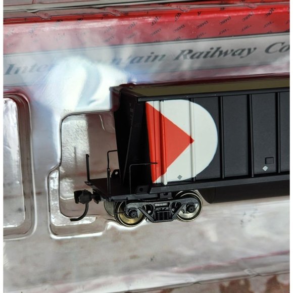 Vintage Inter Mountain Railway Company HO Scale Canadian Pacific Model Train - Picture 4 of 14